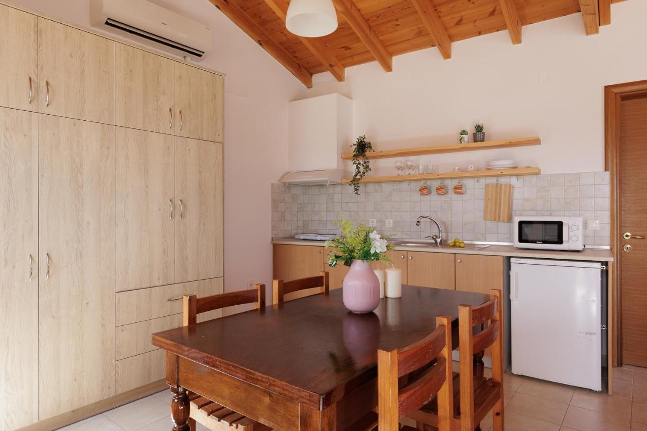The Island Life Apartments By Konnect, Ipsos Beach Екстер'єр фото